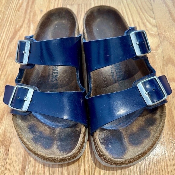 Bright blue leather and pleather Birkenstocks - Picture 1 of 4